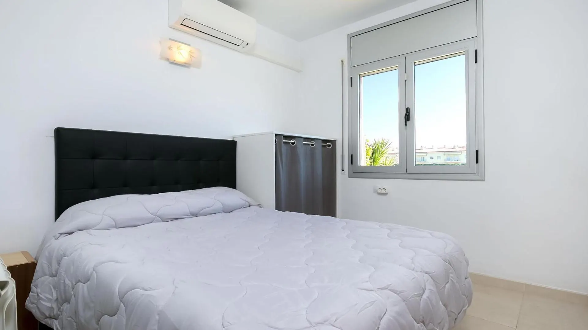 Apartamento Acogedor Con Piscina Y Jardin Privados En Figueres - Es-228-115 Figueres (Girona)