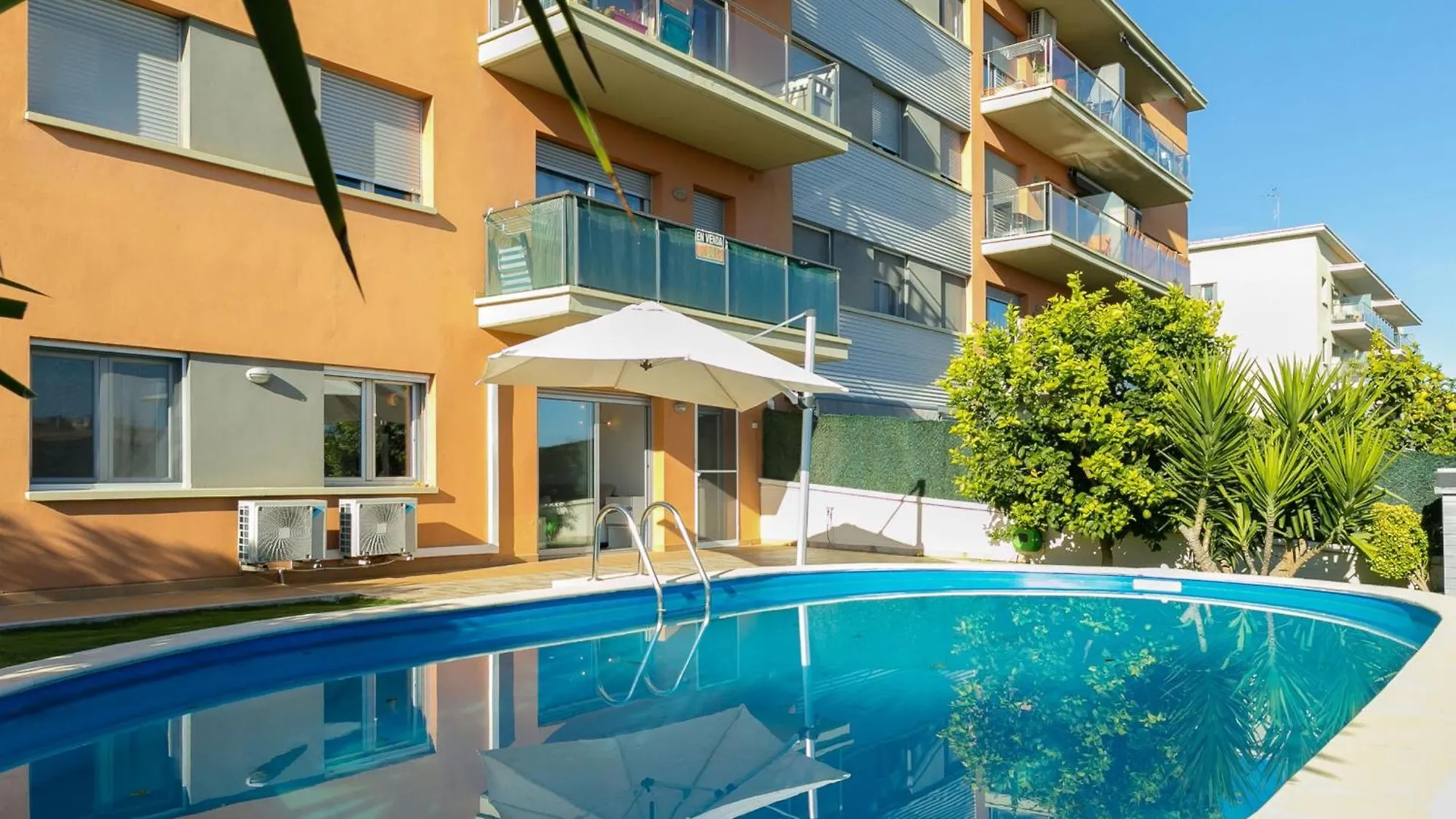 Apartamento Acogedor Con Piscina Y Jardin Privados En Figueres - Es-228-115
