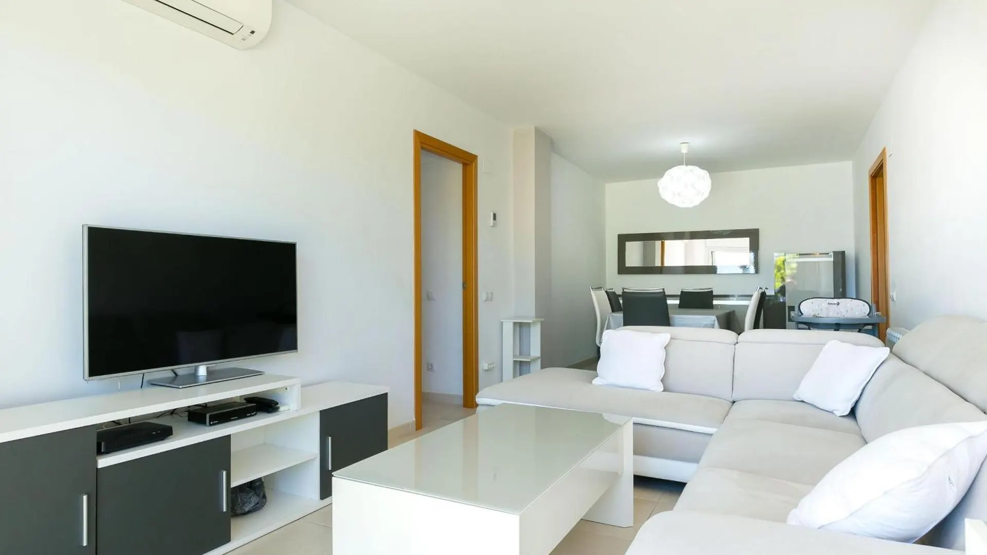 Lejlighed Apartamento Acogedor Con Piscina Y Jardin Privados En Figueres - Es-228-115