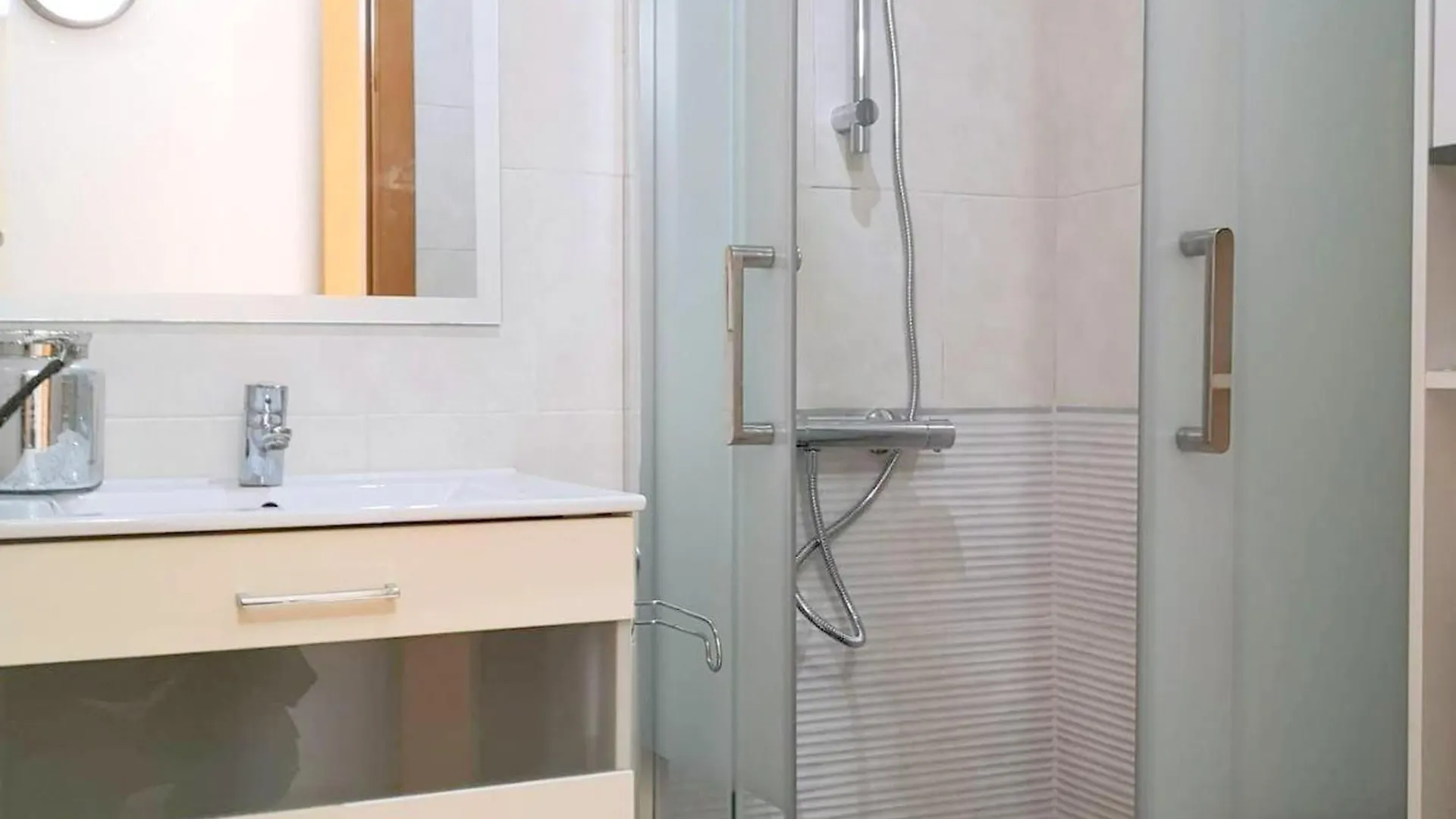 Lejlighed Apartamento Acogedor Con Piscina Y Jardin Privados En Figueres - Es-228-115
